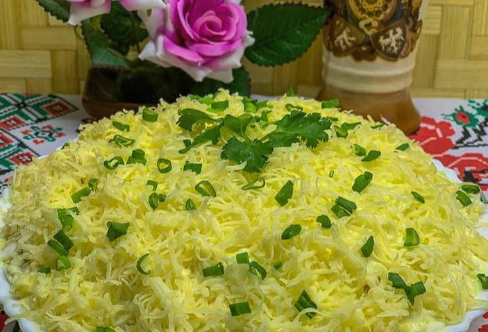 Салат с вареной курицей и пекинской капустой