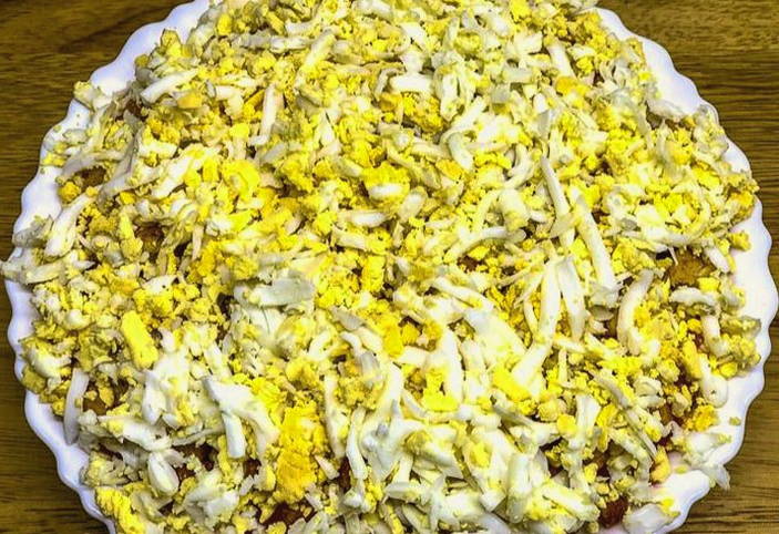 Салат с вареной курицей и пекинской капустой