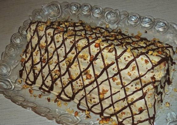 Торт «Монастырская изба» с вишней и сметанным кремом