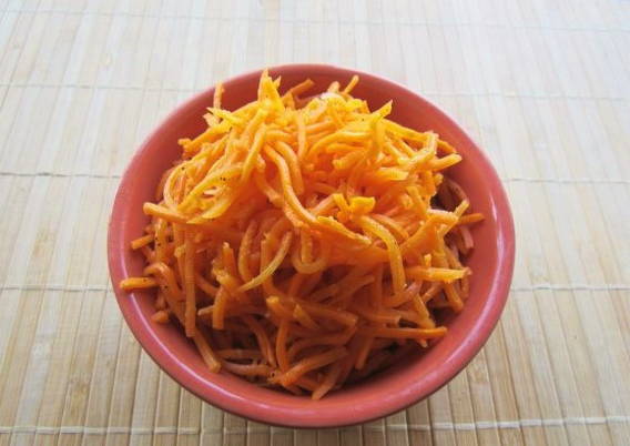 Салат с вареной курицей и морковью по-корейски