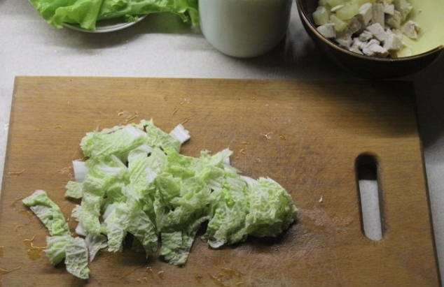 Салат с вареной курицей без майонеза