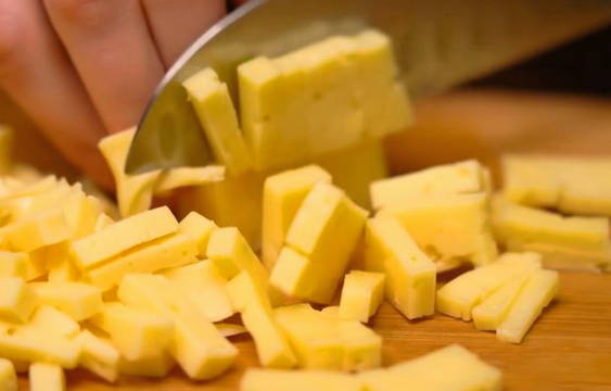Салат с вареной говядиной и болгарским перцем