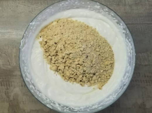 Торт «Королевский» с безе и орехами