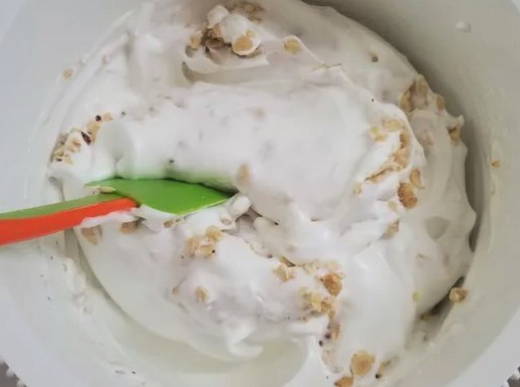 Торт «Королевский» с безе и орехами