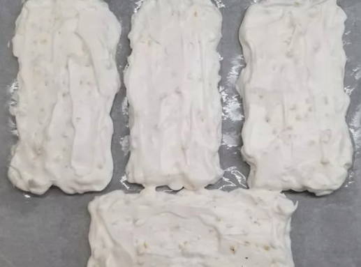 Торт «Королевский» с безе и орехами