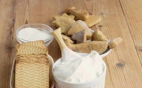 Торт из печенья и сметаны с сахаром