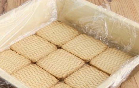 Торт из печенья и сметаны с сахаром