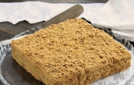 Торт из печенья и сметаны с сахаром
