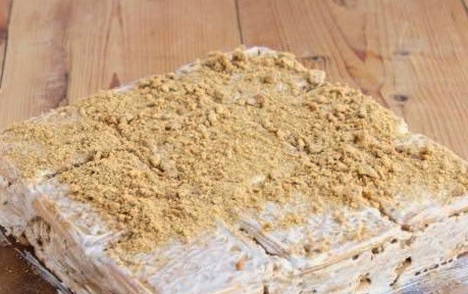 Торт из печенья и сметаны с сахаром