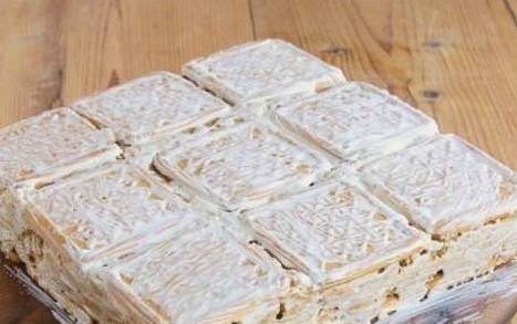 Торт из печенья и сметаны с сахаром