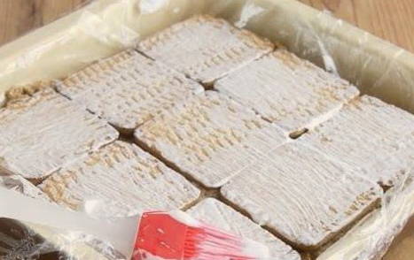 Торт из печенья и сметаны с сахаром