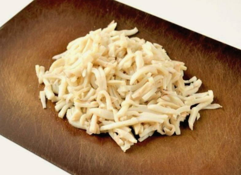 Салат с вареным кальмаром