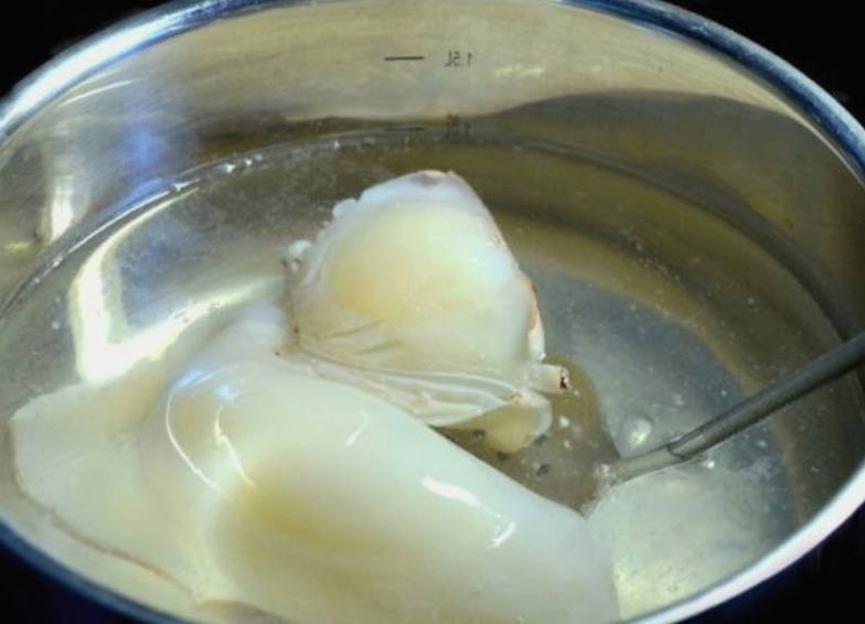 Салат с вареным кальмаром