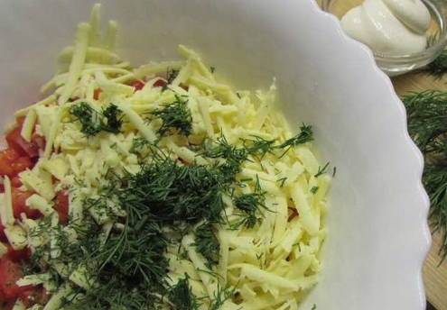 Салат с ветчиной и макаронами