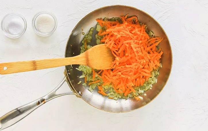 Салат с вареной курицей и шампиньонами