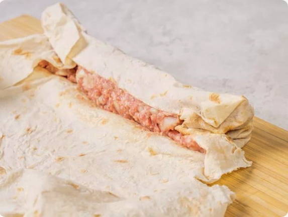 Мясной рулет из лаваша  фаршем в духовке