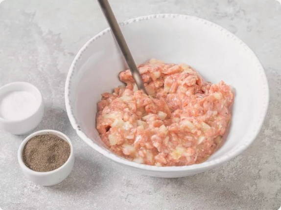 Мясной рулет из лаваша  фаршем в духовке