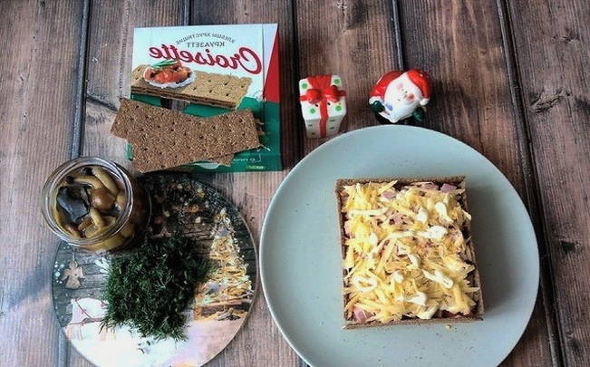 Салат «Лукошко» с опятами