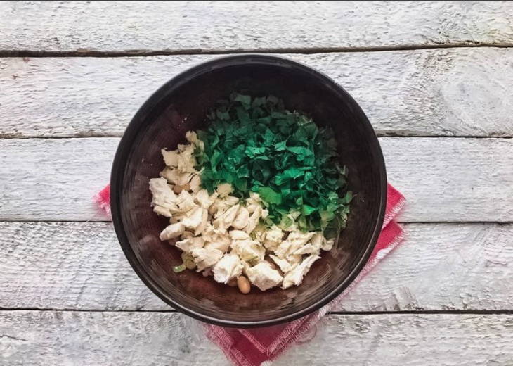 Салат «Наполи» с фасолью и курицей Салат «Наполи» с фасолью и курицей