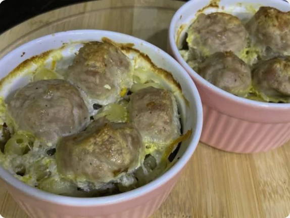 Фрикадельки с макаронами в духовке