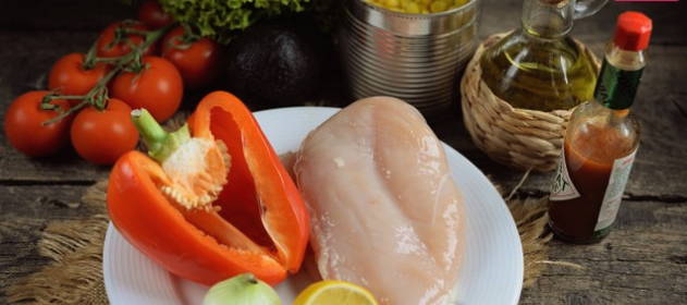 Салат «Мексиканский» с курицей и болгарским перцем