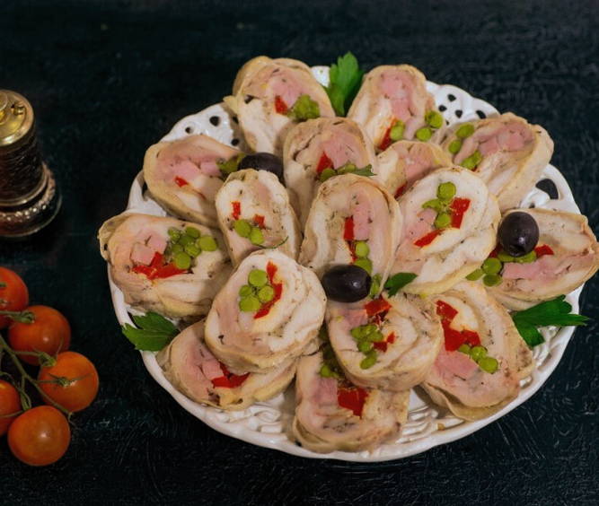 Куриный рулет из целой курицы