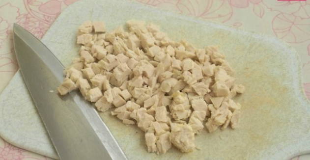 Салат «Марсель» с черносливом и корейской морковью