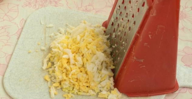 Салат «Марсель» с черносливом и корейской морковью