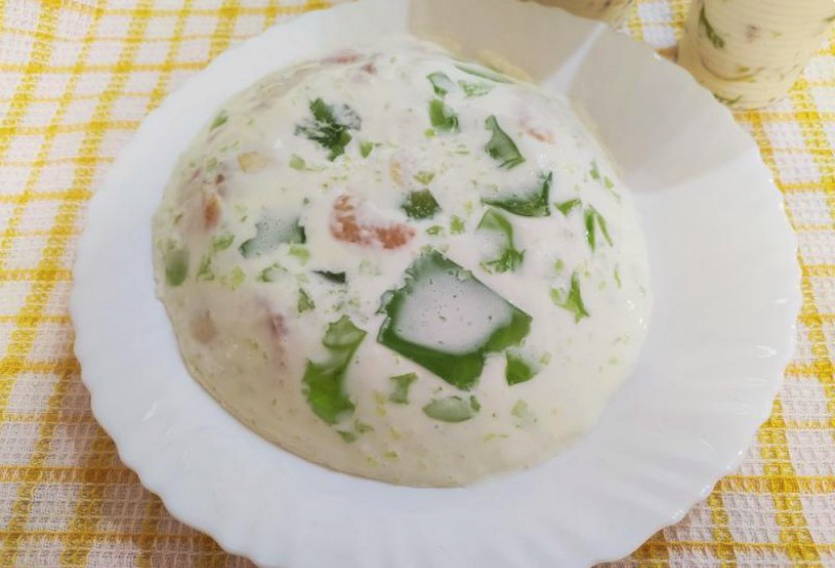 Торт без выпечки с фруктами
