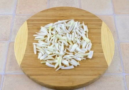 Салат «Мужская мечта» с ветчиной и маринованными опятами