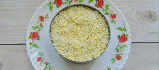 Слоеный салат «Монах» с курицей