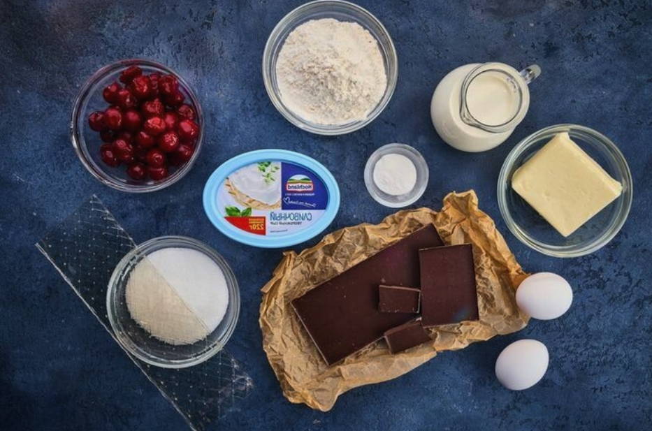 Торт с вишней и творожным кремом