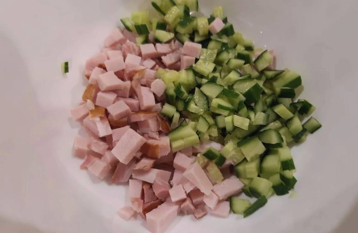 Салат с ветчиной, кукурузой и корейской морковью