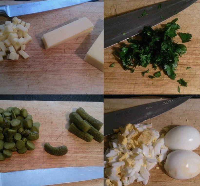 Салат с ветчиной, грибами и маринованными огурцами