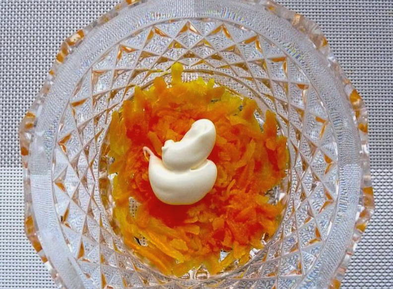 Салат с вареной морковью и яйцом Салат с вареной морковью и яйцом
