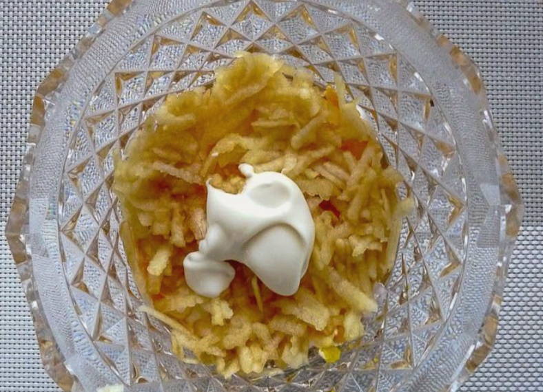 Салат с вареной морковью и яйцом Салат с вареной морковью и яйцом