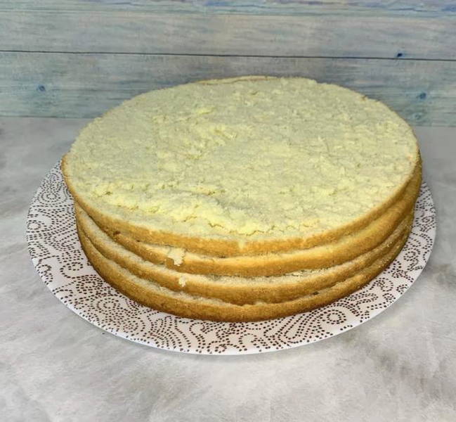 Торт с ананасами и сметанным кремом Торт с ананасами и сметанным кремом