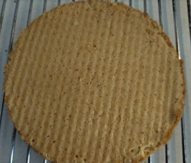 Торт с черносливом и сметанным кремом Торт с черносливом и сметанным кремом