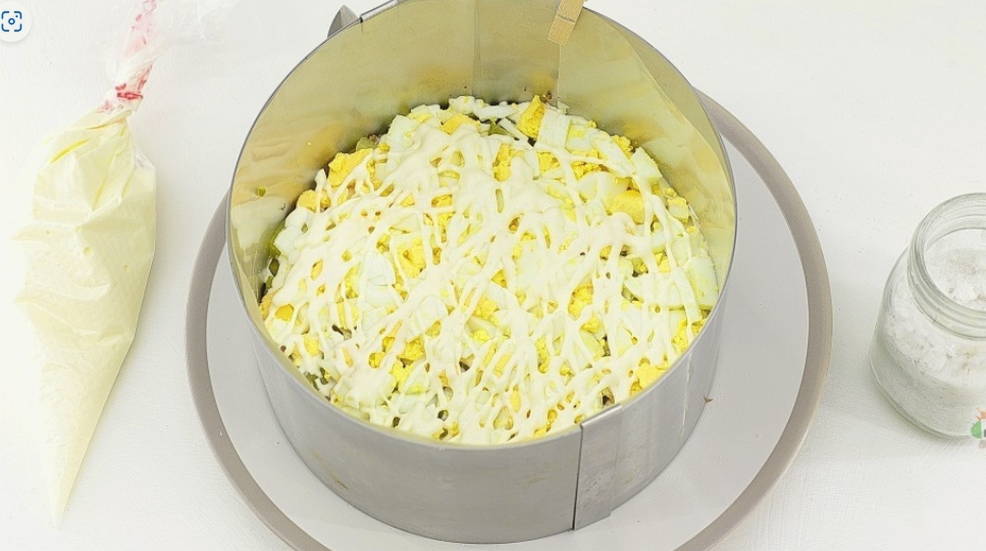 Салат «Принц» с говядиной и грецкими орехами Салат «Принц» с говядиной и грецкими орехами