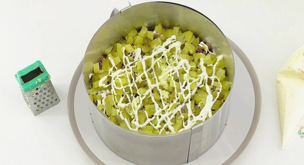 Салат «Принц» с говядиной и грецкими орехами Салат «Принц» с говядиной и грецкими орехами