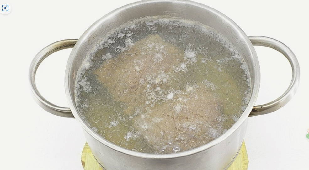 Салат «Принц» с говядиной и грецкими орехами Салат «Принц» с говядиной и грецкими орехами