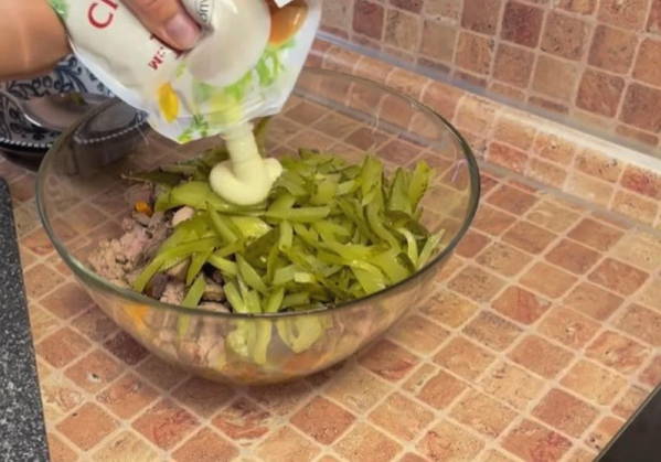 Салат «Пассажирский» с куриной печенью