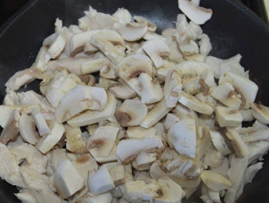 Салат «Оргазм» с корейской морковью, курицей и грибами