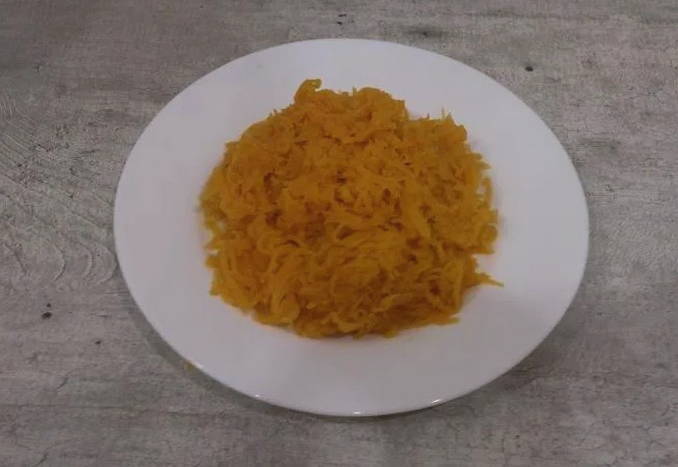 Салат «Нежность» с крабовыми палочками и сыром