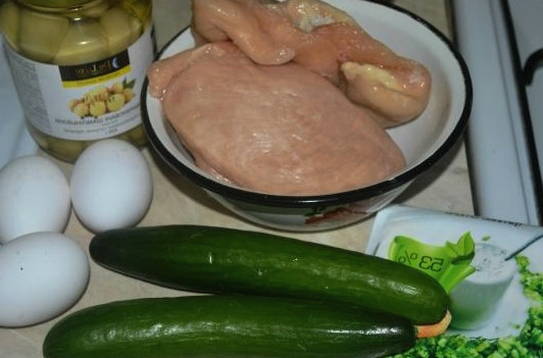 Салат «Нежность» с курицей и грибами