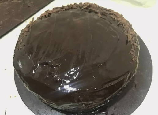 Шоколадный блинный торт с творожным кремом