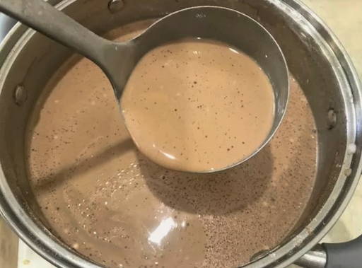 Шоколадный блинный торт с творожным кремом