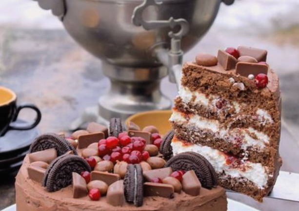 Шоколадный торт с карамелью