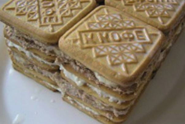 Торт из печенья с творожным кремом