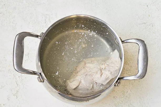Салат «Нежность» с курицей, черносливом и грецкими орехами